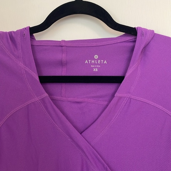 Women's Athleta Wick It Wader XS Long Sleeved Hooded Beach Cover Up Tunic - Picture 2 of 6